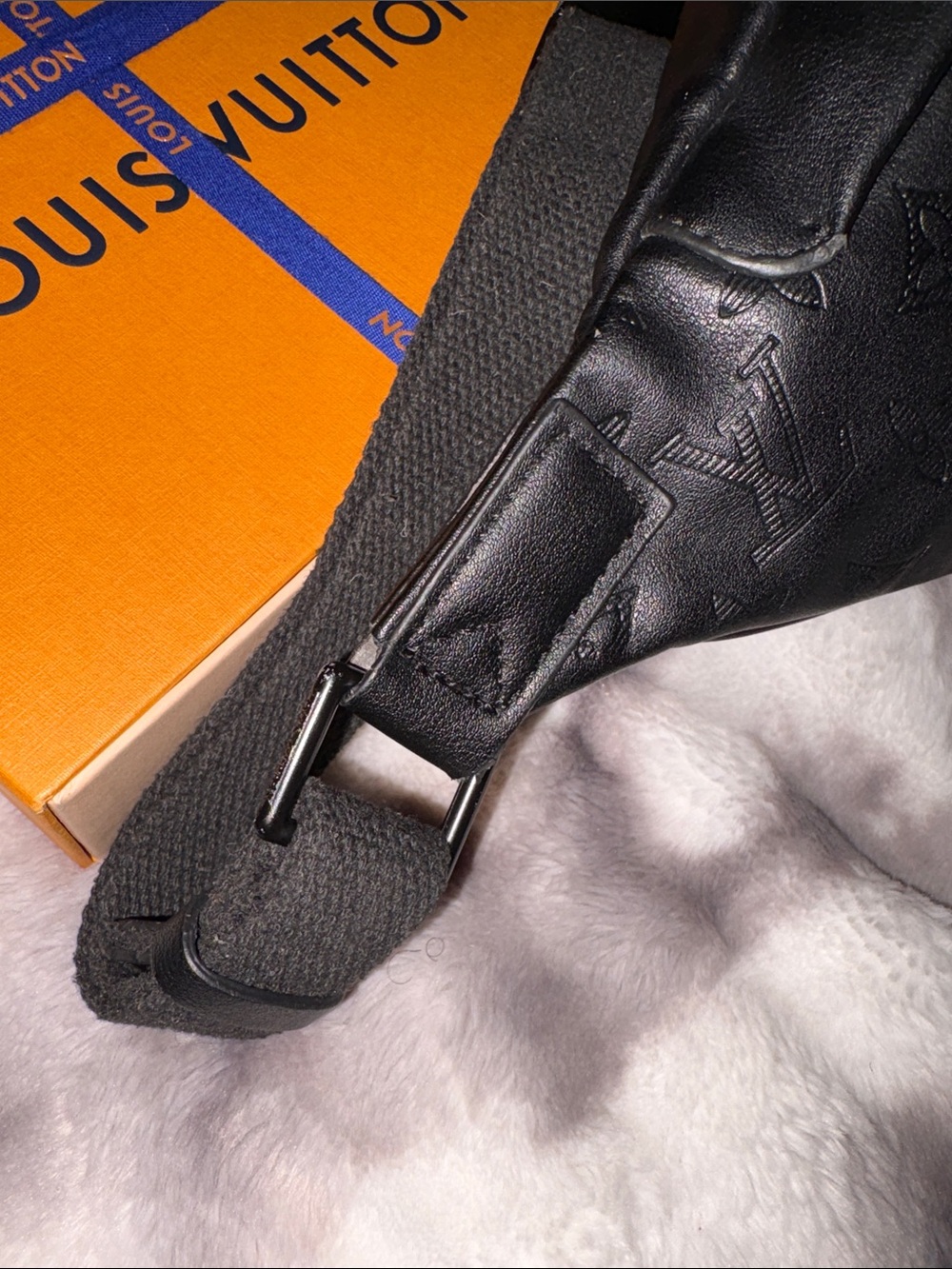 Louis Vuitton Discovery Bumbag Monogram Shadow calf leather MM - Picture 10 of 12
